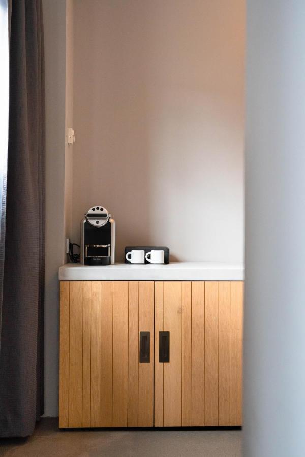 Het Arresthuis Roermond Exteriör bild A Nespresso coffee machine in a hotel room