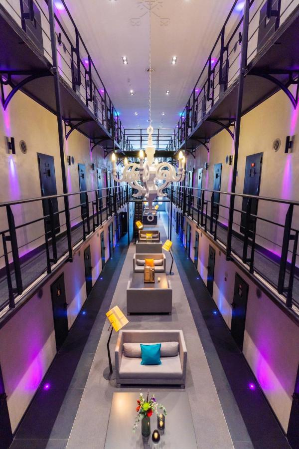 Het Arresthuis Roermond Exteriör bild Interior of the hotel