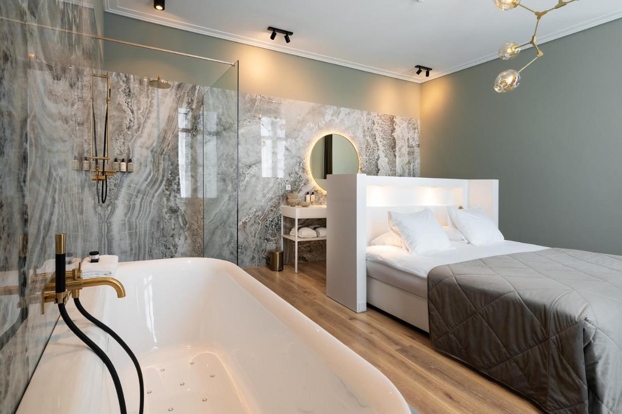Het Arresthuis Roermond Exteriör bild A room at the hotel