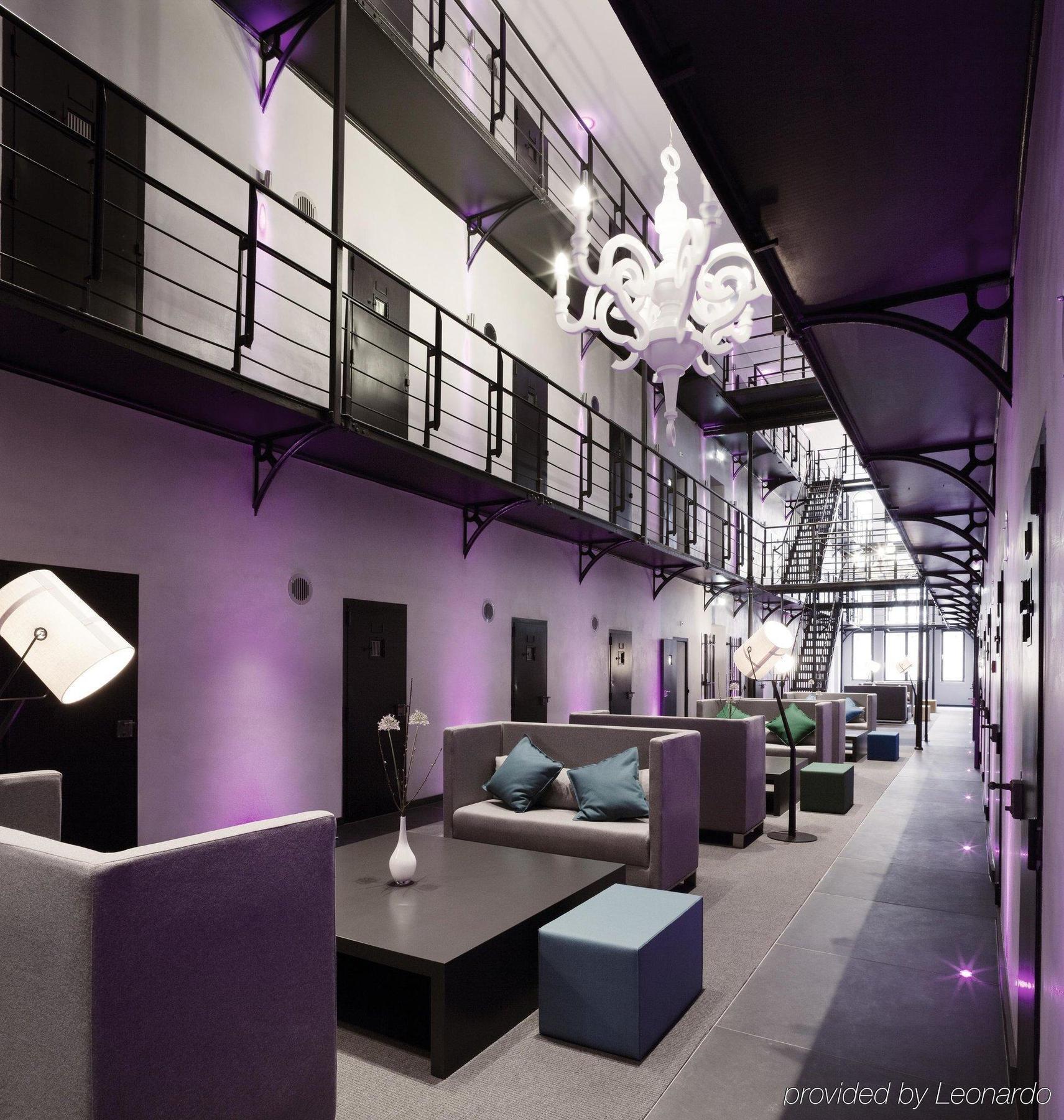 Het Arresthuis Roermond Inreriör bild The interior of the hotel