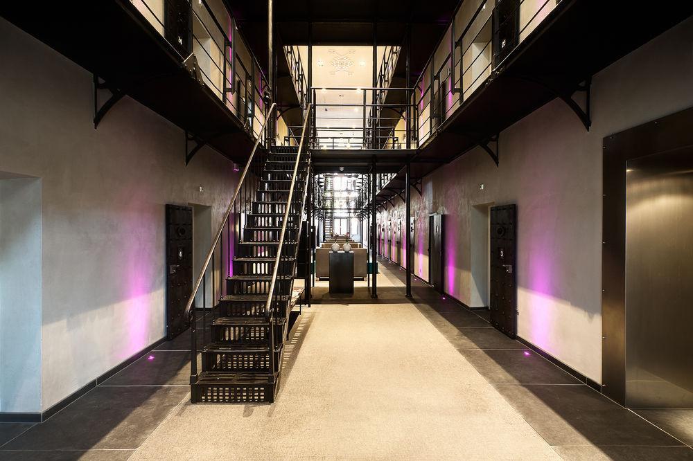 Het Arresthuis Roermond Exteriör bild Interior of the hotel
