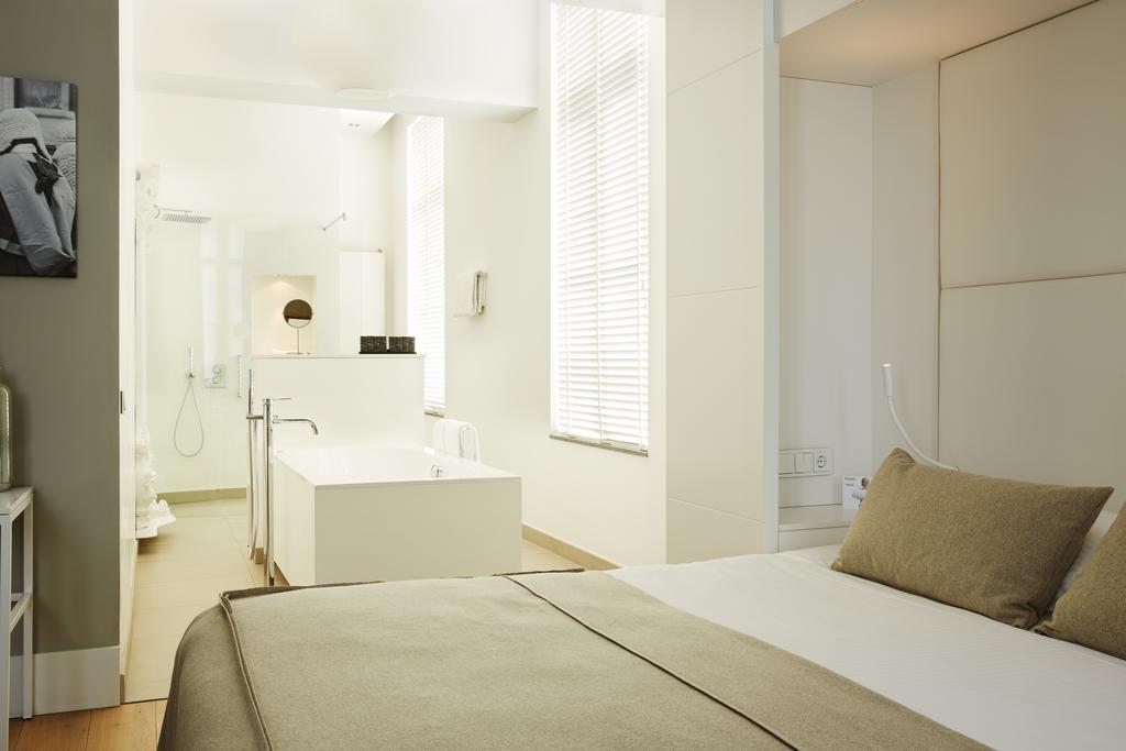 Het Arresthuis Roermond Exteriör bild A room at the hotel