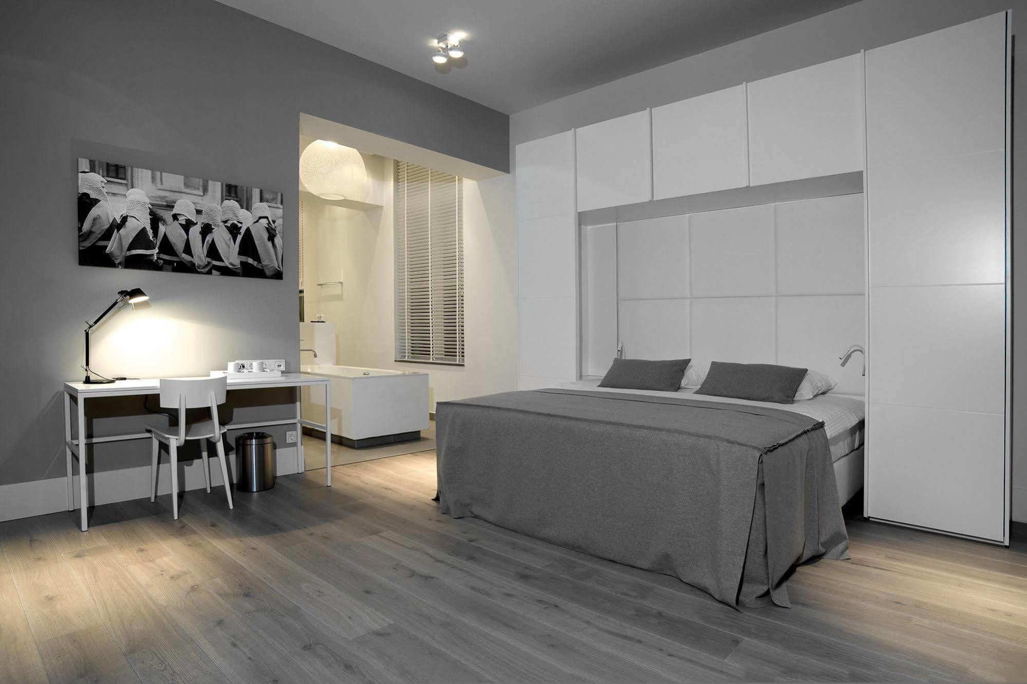 Het Arresthuis Roermond Exteriör bild A bedroom